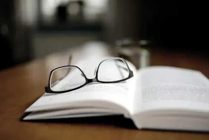 A Biblioteca do Impacto: Livros Indispensáveis para Líderes Sociais