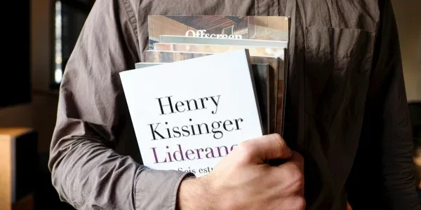 Resenha do Livro - Liderança: Seis estudos sobre estratégia