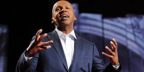 Bryan Stevenson - Líderes sociais exemplos de inspiração